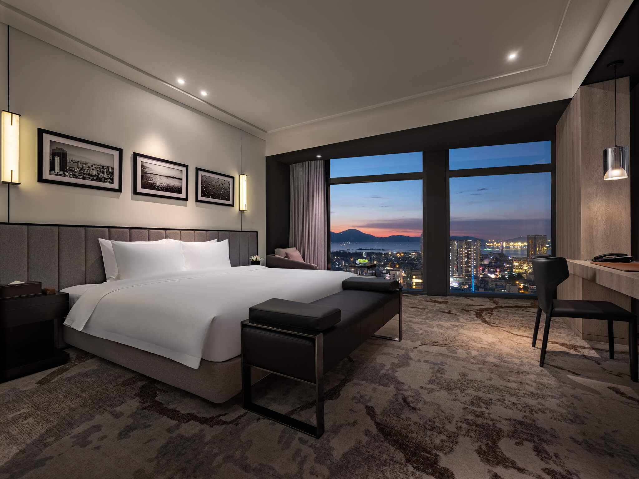 Premium Club King Room | Bay Capital Danang