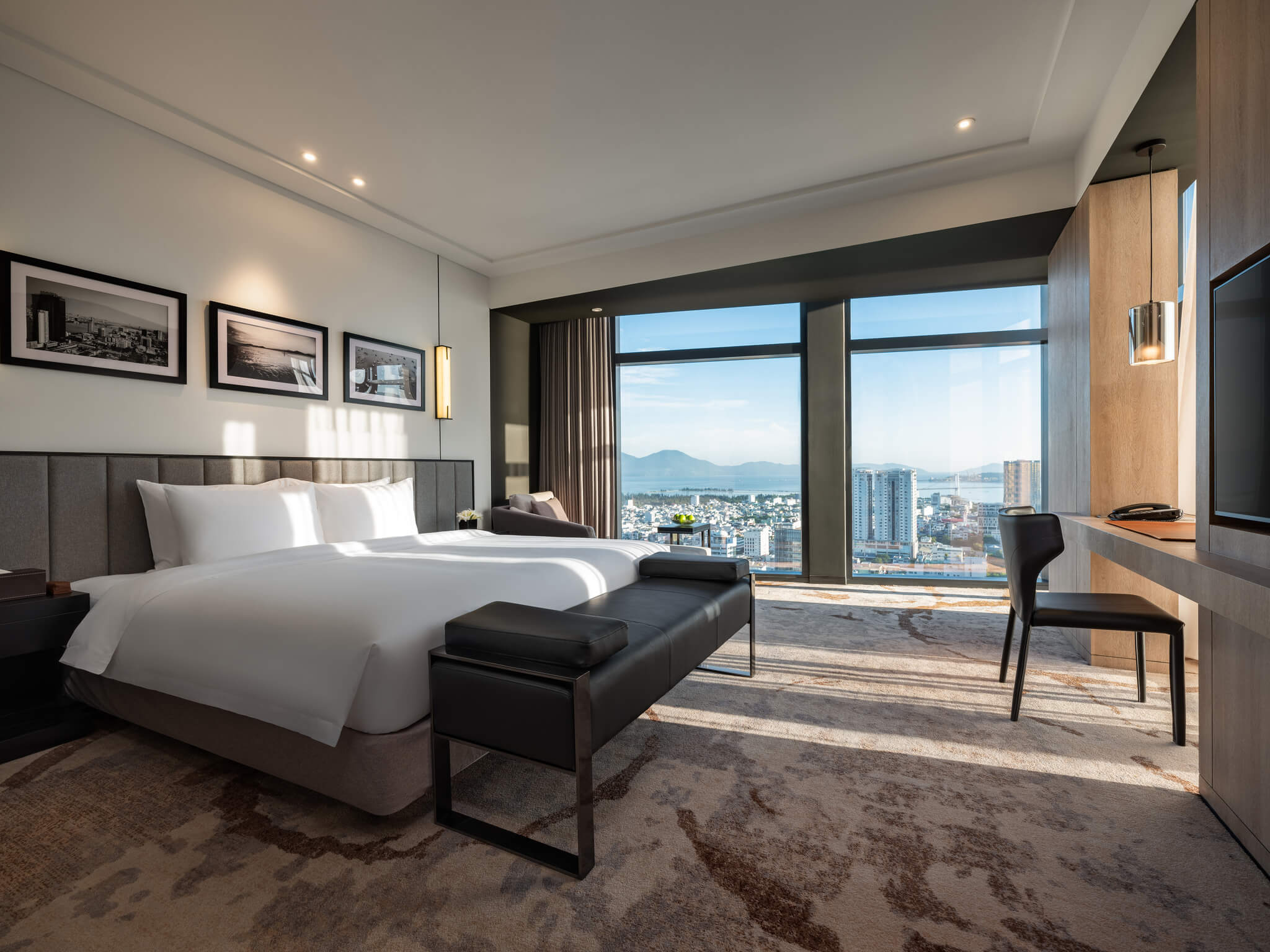 Premium Club King Room | Bay Capital Danang